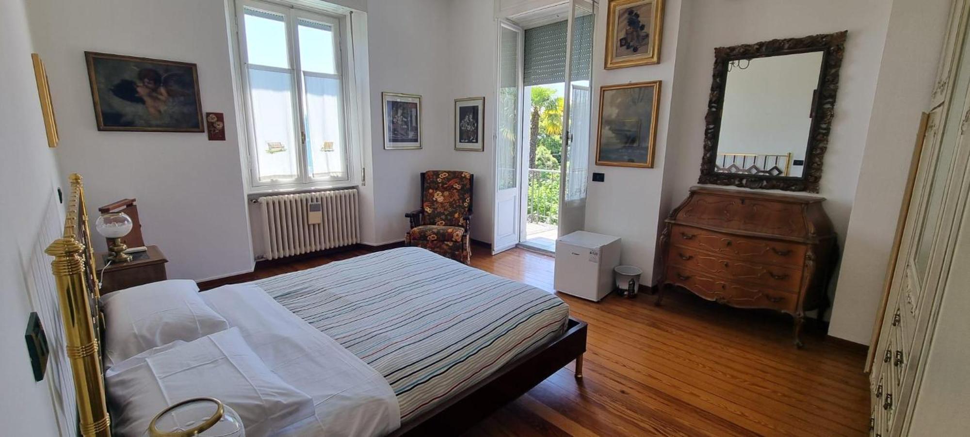Rainbow Relais Bed & Breakfast Lesa Exterior photo